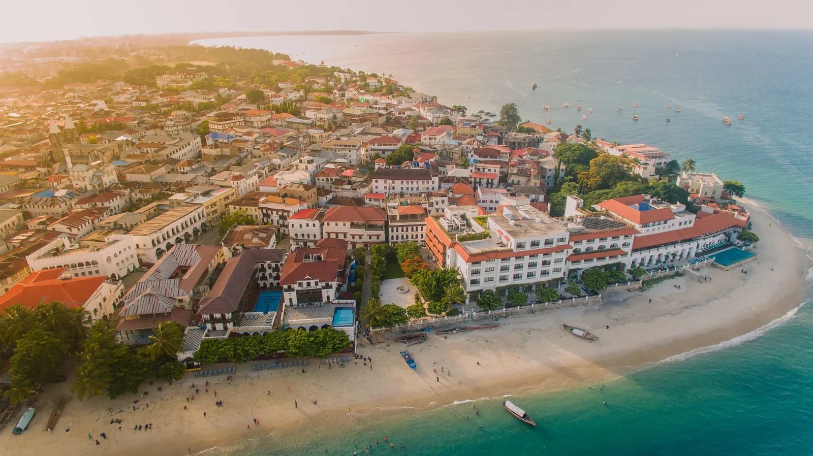 Vue aérienne du front de mer de Stone Town à Zanzibar