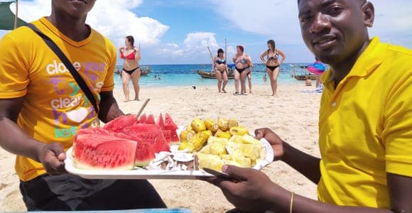 Voile privée vers le banc de sable de Pungume