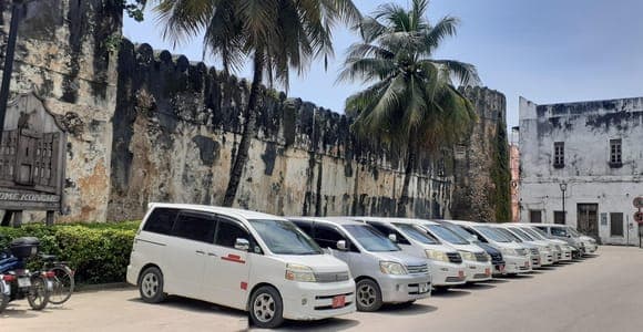 Transfert privé aéroport ZNZ ↔ hôtel